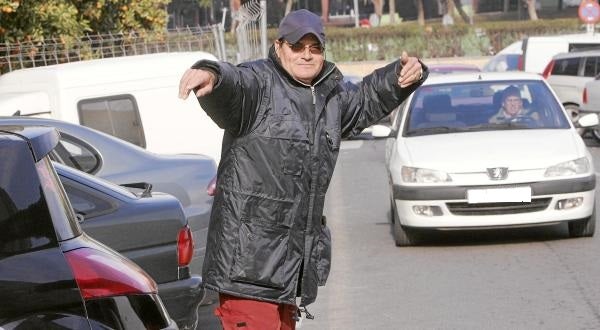 Los trabajadores del HULA están hartos de los gorrillas Los trabajadores del HULA están hartos de los gorrillas