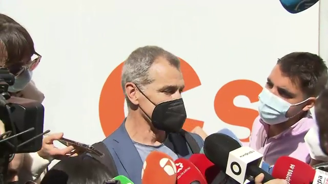 Dimite Toni Cantó "triste, cabreado" y con alabanzas a Albert Rivera Dimite Toni Cantó "triste, cabreado" y con alabanzas a Albert Rivera