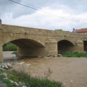 Puente sobre el río Oja