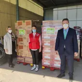 Caja Rural Central realiza una donación de productos de primera necesidad a Cruz Roja Caja Rural Central realiza una donación de productos de primera necesidad a Cruz Roja