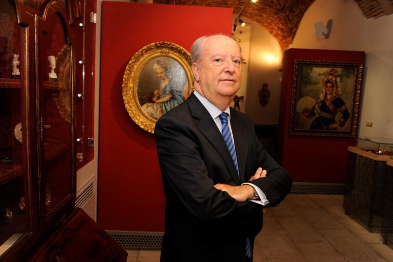 Luis Acha Iturmendi ha presentado su dimisión como director general y secretario de la Fundación Mercedes Calles y Carlos Ballestero de Cáceres Luis Acha Iturmendi ha presentado su dimisión como director general y secretario de la Fundación Mercedes Calles y Carlos Ballestero de Cáceres