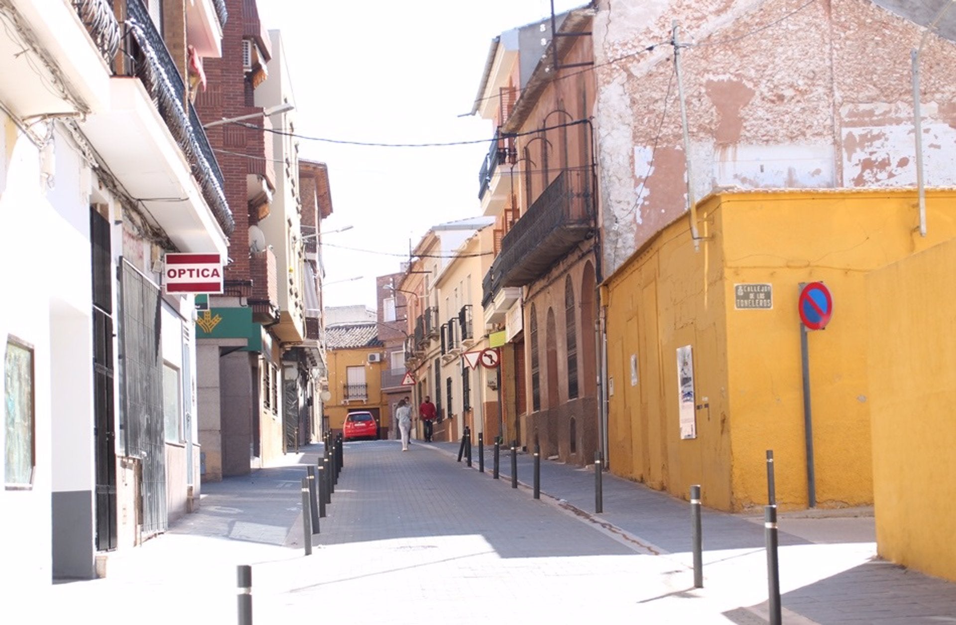 Un matrimonio de La Solana encuentra y devuelve un bolso con 344 euros que pertenecían a una cofradía local Un matrimonio de La Solana encuentra y devuelve un bolso con 344 euros que pertenecían a una cofradía local