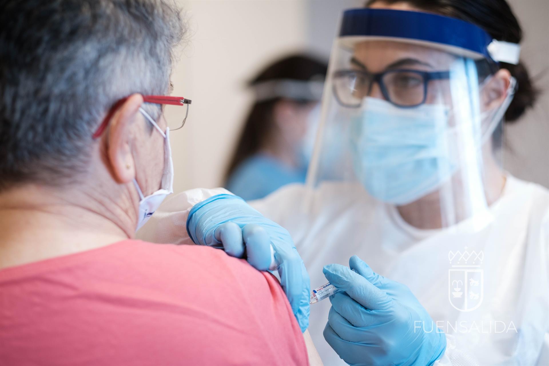 C-LM aplaza la vacunación de docentes ante las dudas de AstraZeneca, de la que se han administrado 14.000 dosis C-LM aplaza la vacunación de docentes ante las dudas de AstraZeneca, de la que se han administrado 14.000 dosis