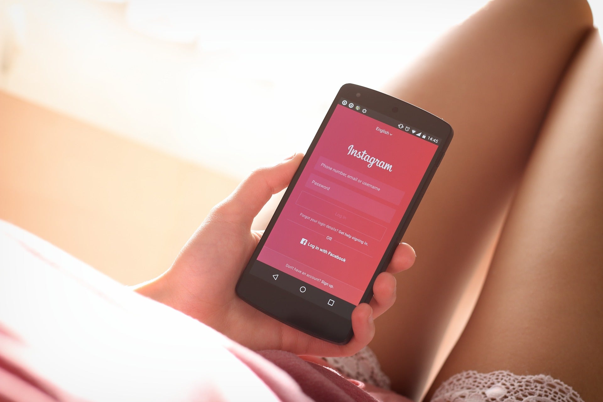 Instagram prohibirá que los usuarios adultos escriban a menores de edad si no les siguen Instagram prohibirá que los usuarios adultos escriban a menores de edad si no les siguen