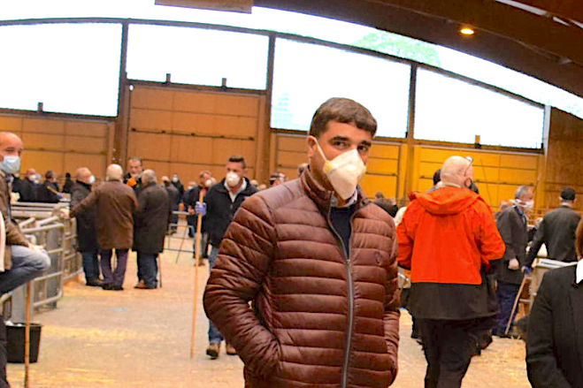 El director de Agroganadería destaca la calidad de la carne de buey casín durante su visita a Piloña El director de Agroganadería destaca la calidad de la carne de buey casín durante su visita a Piloña