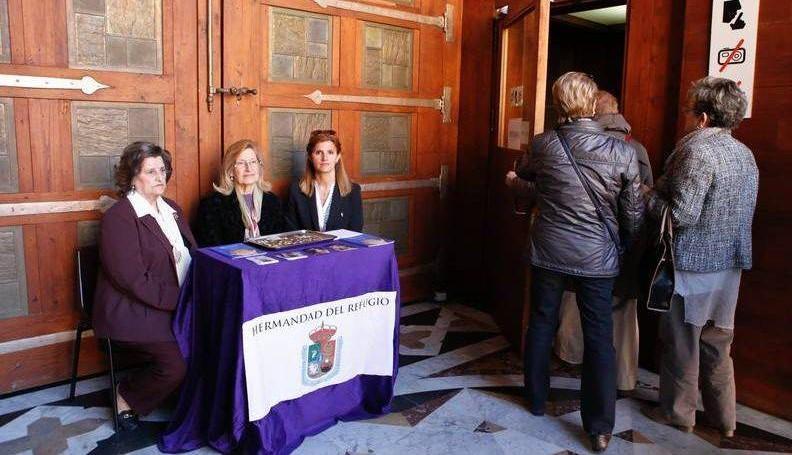 La Hermandad del Refugio sale a las calles con el lema "Ayúdanos para ayudar" La Hermandad del Refugio sale a las calles con el lema "Ayúdanos para ayudar"