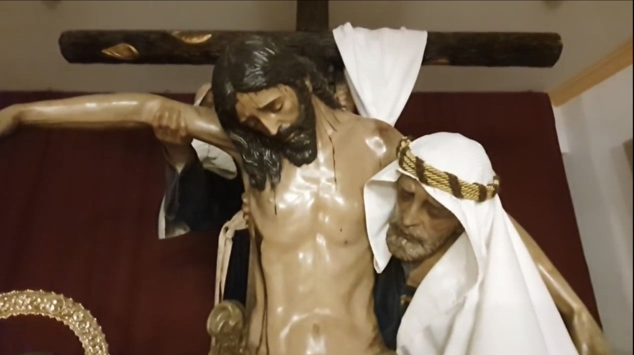 La Hermandad de Santa Cruz de Alicante conmemora el 75 aniversario del 'Descendimiento' con una jornada de puertas abiertas en la Ermita La Hermandad de Santa Cruz de Alicante conmemora el 75 aniversario del 'Descendimiento' con una jornada de puertas abiertas en la Ermita