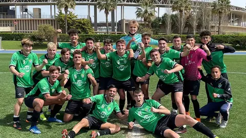 Vázquez Cultural tras la victoria en Almería Proeza del juvenil División de Honor