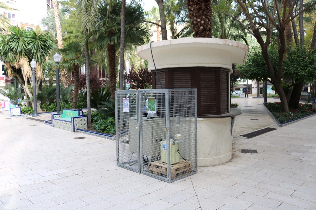 La UMH rastrea en Elche los aerosoles atmosféricos en el centro de la ciudad para comprobar si es posible anticiparse a nuevos brotes de la pandemia del coronavirus La UMH rastrea en Elche los aerosoles atmosféricos en el centro de la ciudad para comprobar si es posible anticiparse a nuevos brotes de la pandemia del coronavirus