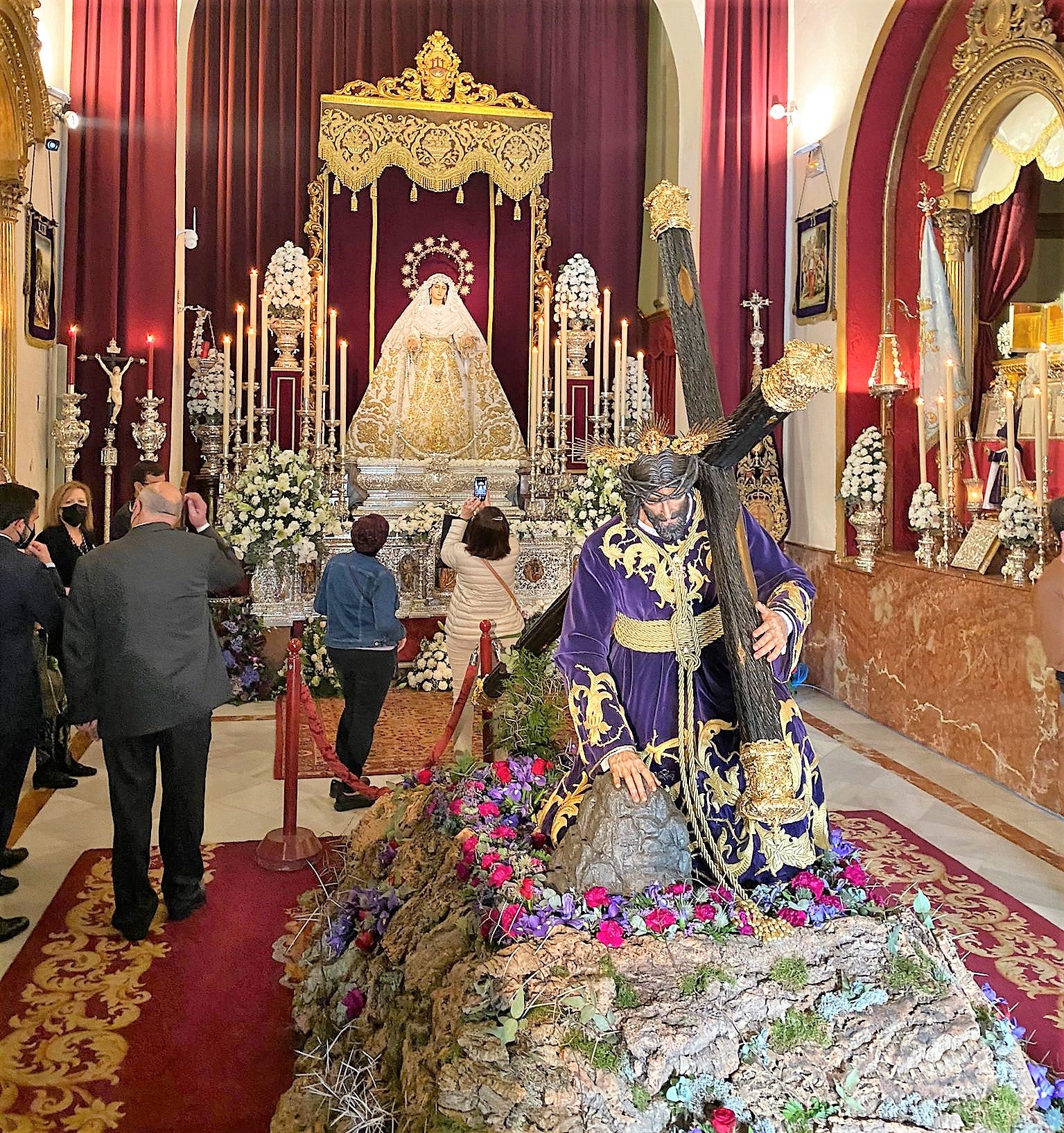El Rocío y el barrio de la Victoria celebran el Martes Santo El Rocío y el barrio de la Victoria celebran el Martes Santo
