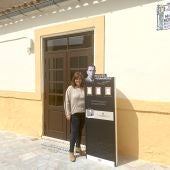 La Concejalía de Cultura de Orihuela, que dirige la edil Mar Ezcurra, ha informado de la instalación de tótems expendedores de la poesía de Miguel Hernández 