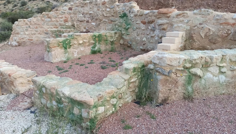 Pintadas en el yacimiento arqueológico Peña Negra de Crevillent. Pintadas en el yacimiento arqueológico Peña Negra de Crevillent.