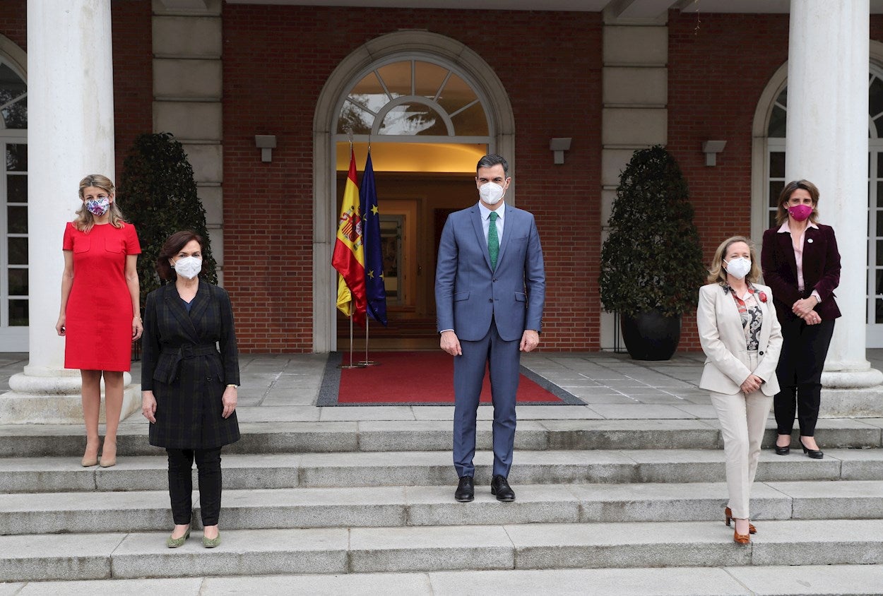Pedro Sánchez anuncia los cambios en un Gobierno con mayor presencia de mujeres Pedro Sánchez anuncia los cambios en un Gobierno con mayor presencia de mujeres