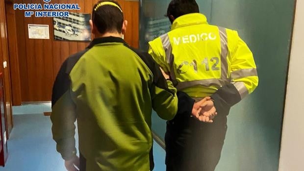 El Colegio de Enfermería sobre el 'falso enfermero': "esto se evita llamándonos antes de contratar" El Colegio de Enfermería sobre el 'falso enfermero': "esto se evita llamándonos antes de contratar"