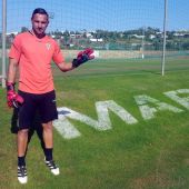 Wilfred posa en el Marbella Football Center