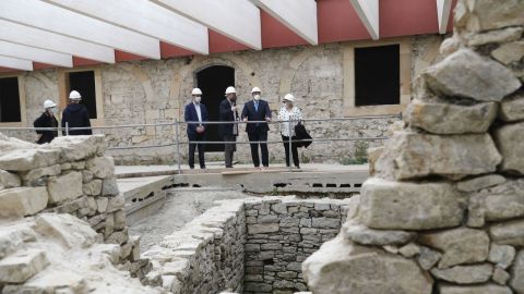 Visita de Adri&aacute;n Barb&oacute;n a las obras del Edificio Tabacalera en Gij&oacute;n