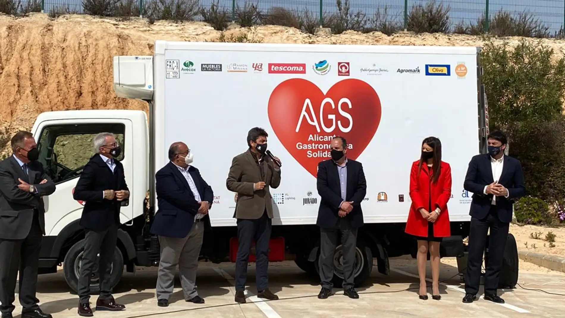 Alicante Gastronómica Solidaria amplia sus medios con un camión isotermo