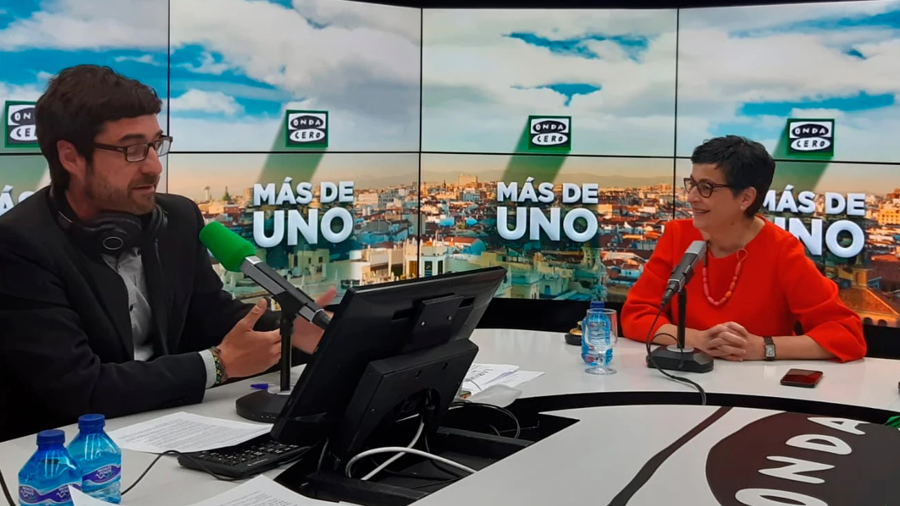 González Laya durante la entrevista en Más de un con Óscar Plaza González Laya durante la entrevista en Más de un con Óscar Plaza