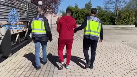 Un momento de la conducción de uno de los detenidos En Calahonda
