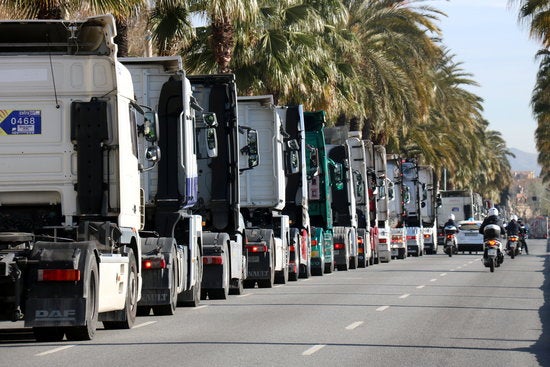 El transport de mercaderies amenaça amb marxes lentes contra la ZBE El transport de mercaderies amenaça amb marxes lentes contra la ZBE
