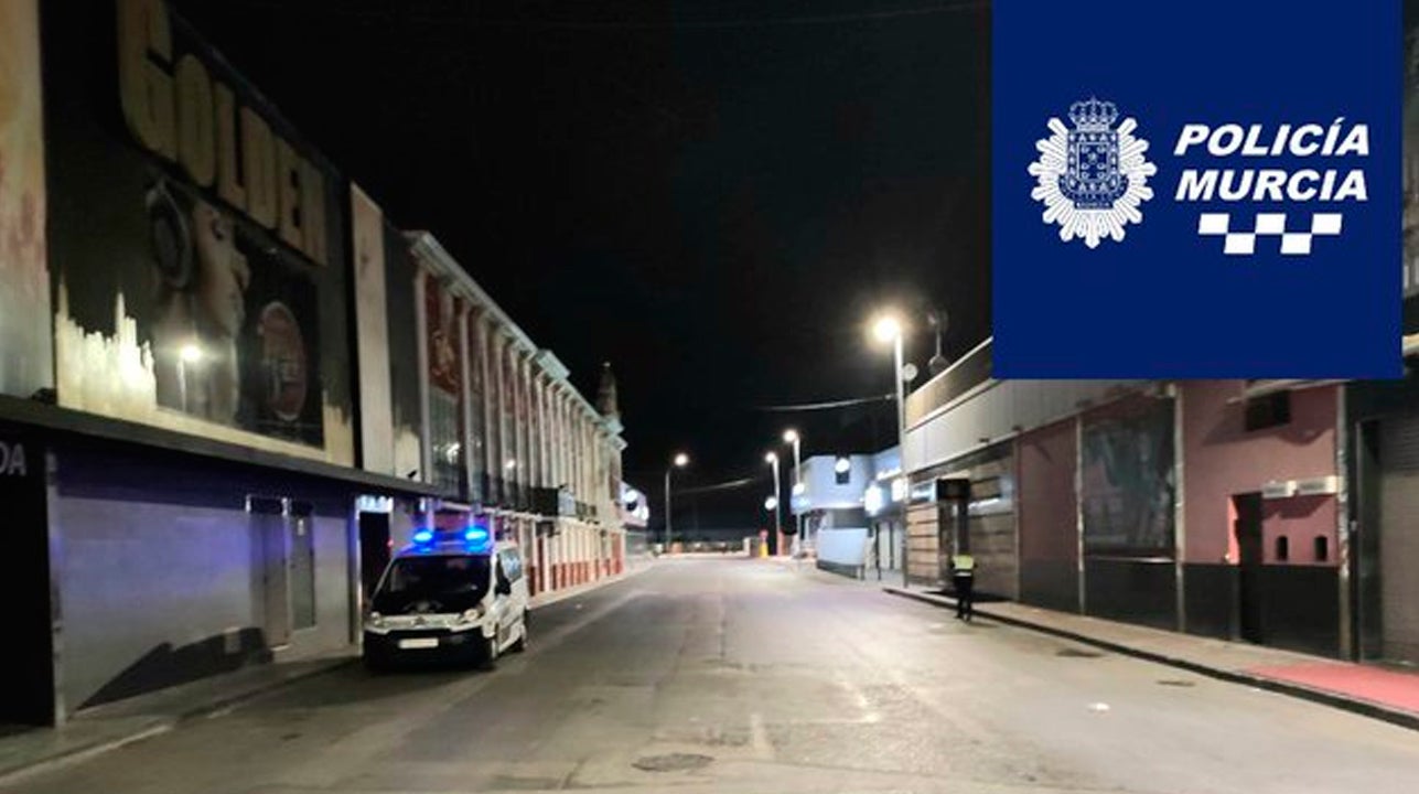 Desalojan una fiesta ilegal en un bar de Murcia con unas 120 personas sin mascarilla Desalojan una fiesta ilegal en un bar de Murcia con unas 120 personas sin mascarilla