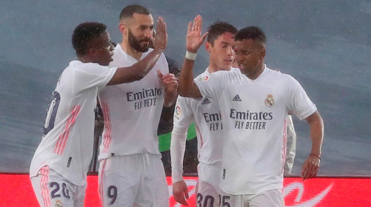 Real Madrid 2 - 0 Eibar: Benzema mantiene su buena racha de goles Real Madrid 2 - 0 Eibar: Benzema mantiene su buena racha de goles