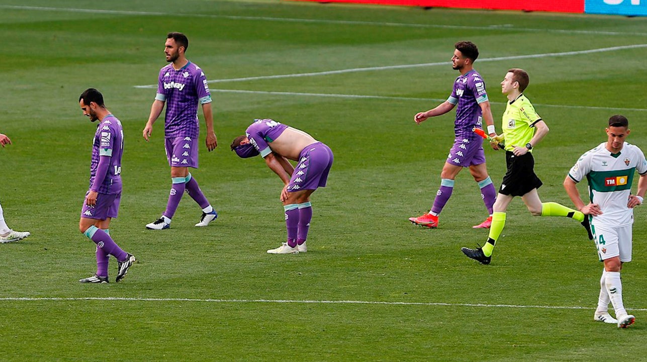 Elche 1 - 1 Betis: Pere Milla salva al Eche de caer en el Martínez Valero Elche 1 - 1 Betis: Pere Milla salva al Eche de caer en el Martínez Valero