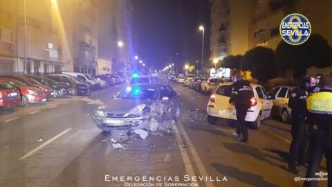 Momento del accidente con los dos vehículos implicados en el suceso