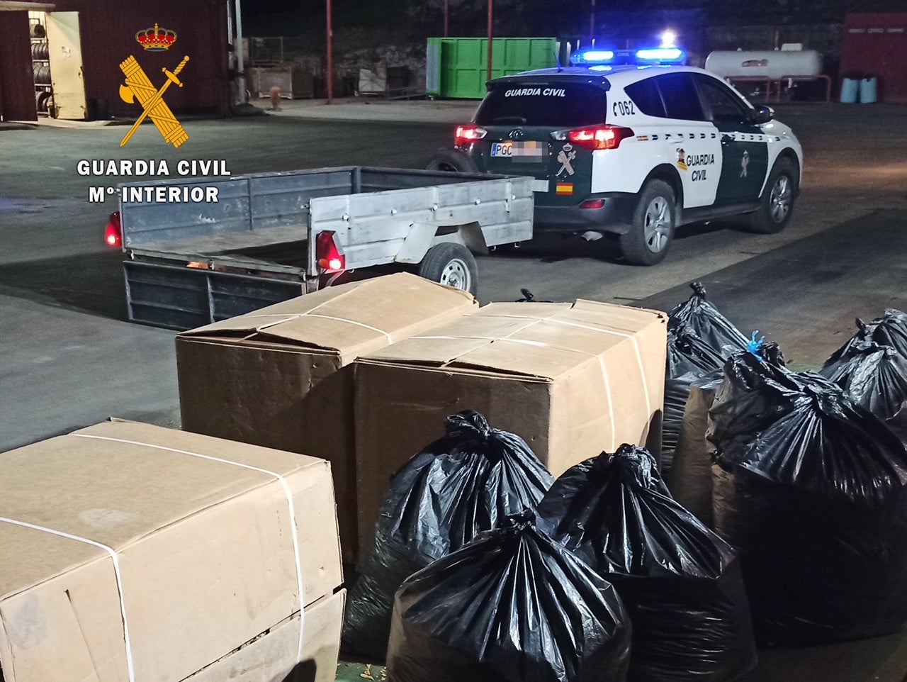 La Guardia Civil detiene a dos personas por robo y contrabando de hoja seca de tabaco en Talayuela La Guardia Civil detiene a dos personas por robo y contrabando de hoja seca de tabaco en Talayuela