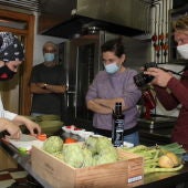 La chef ha estado acompañada de un fotógrafo con el fin de publicar un reportaje sobre esta visita profesional 