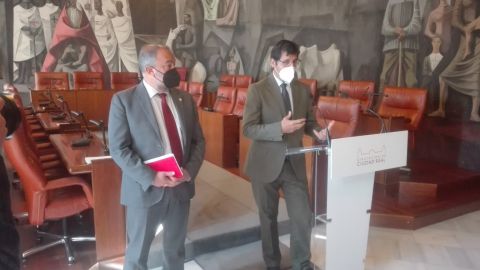 Julián Garde y José Manuel Caballero durante la rueda de prensa Julián Garde y José Manuel Caballero durante la rueda de prensa