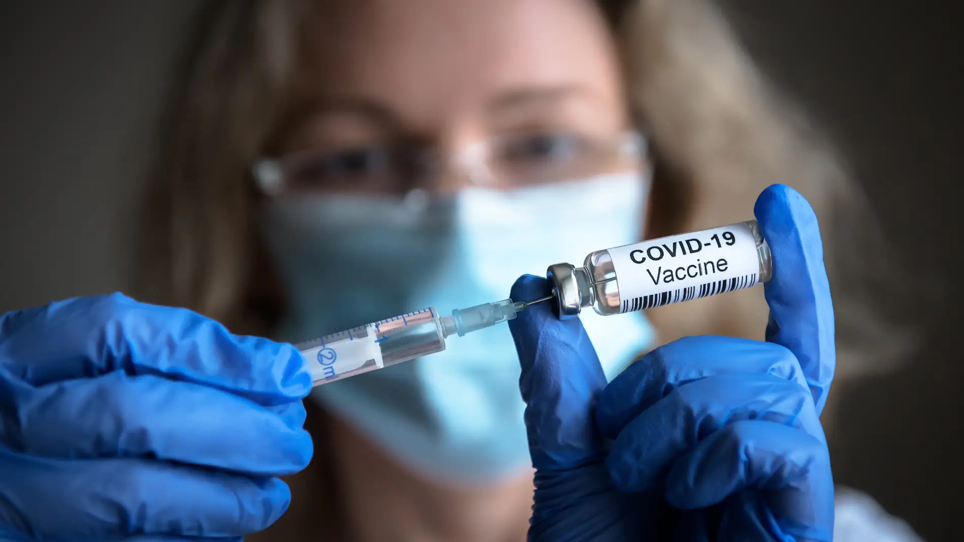 Unas 7.000 personas nacidas en 1956 y 1957 se vacunan contra la Covid-19 entre hoy y mañana 