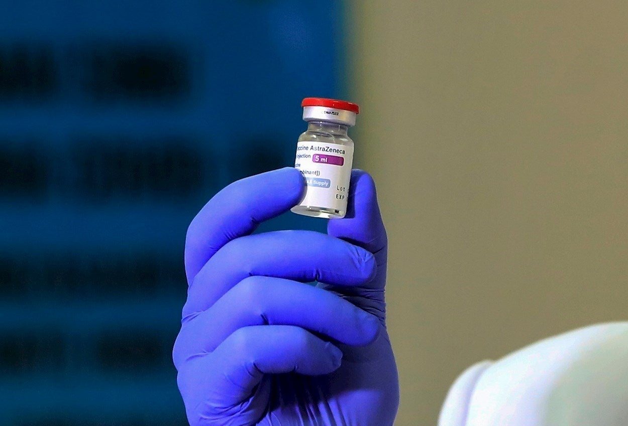 Sanidad y las CCAA acuerdan suspender la vacunación con AstraZeneca en los menores de 60 años Sanidad y las CCAA acuerdan suspender la vacunación con AstraZeneca en los menores de 60 años