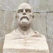 Estatua Clarín, parque San Francisco Oviedo.