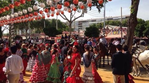 Imagen de archivo del ambiente en una de las calles del recinto ferial