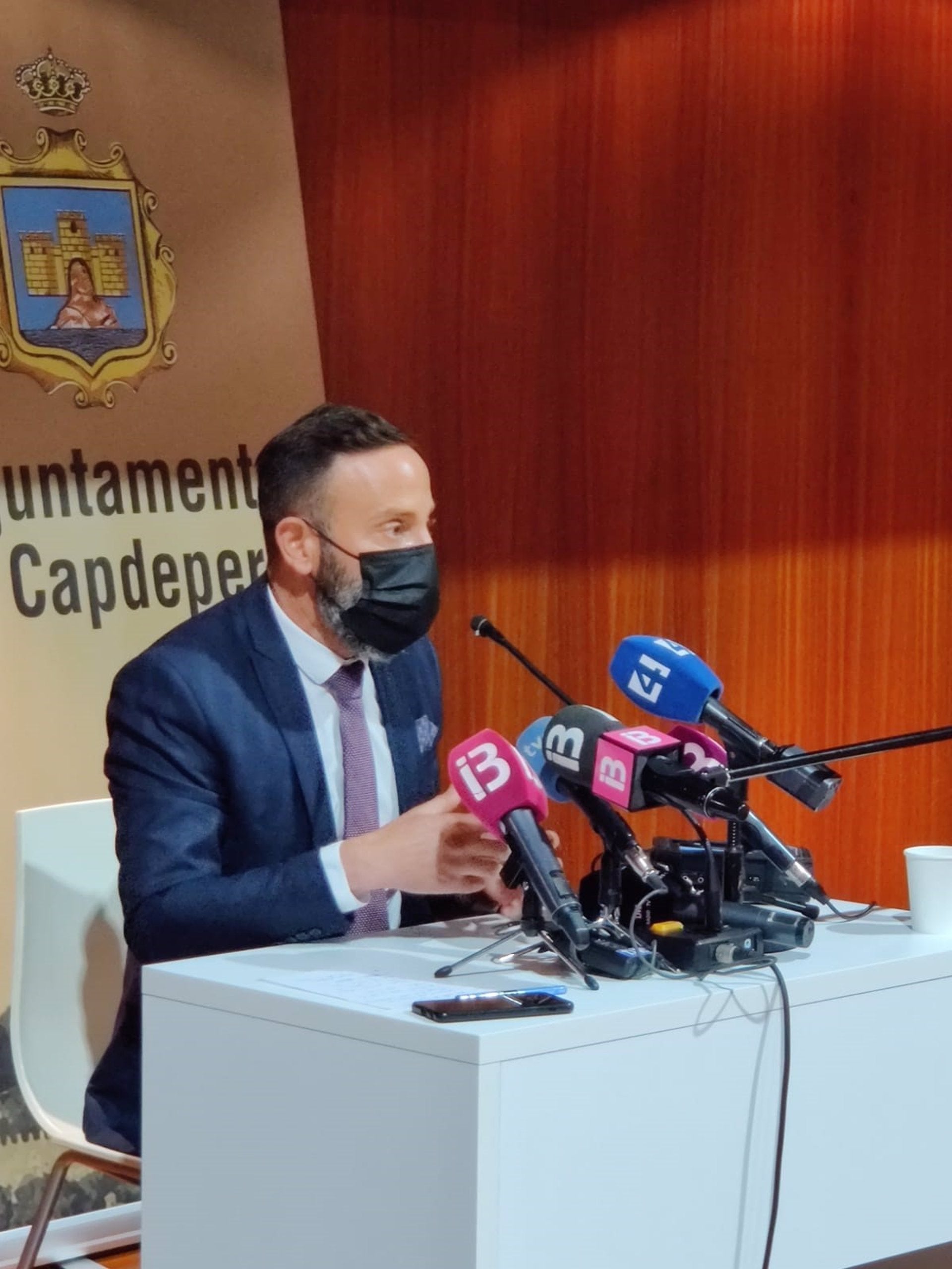 El alcalde de Capdepera rompe relaciones con la Guardia Civil tras afirmar que la actuación "ha sido bastante tibia" El alcalde de Capdepera rompe relaciones con la Guardia Civil tras afirmar que la actuación "ha sido bastante tibia"