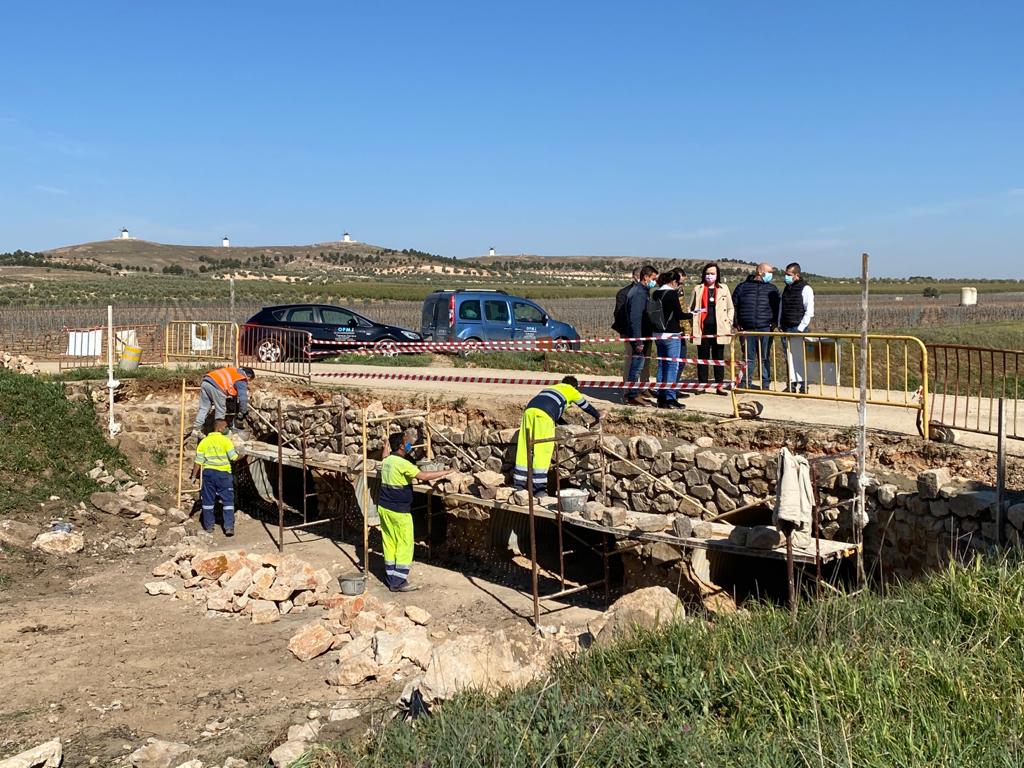Los ayuntamientos de Alcázar y Herencia acometen la restauración del puente de Valdespino Los ayuntamientos de Alcázar y Herencia acometen la restauración del puente de Valdespino