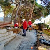 Supone 20 participantes, distribuidos en 2 grupos de 10 participantes cada uno de las especialidades EOCB0211 Pavimentos y albañilería de urbanización y EOCB0108 Fabricas de albañilería 