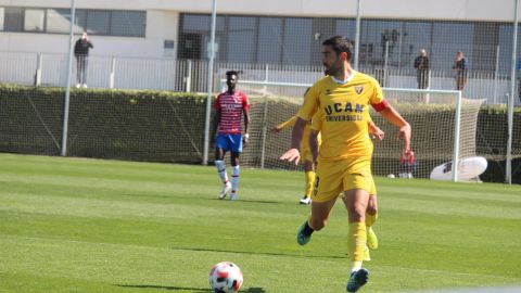 Viti, jugador del UCAM Murcia CF, durante un encuentro