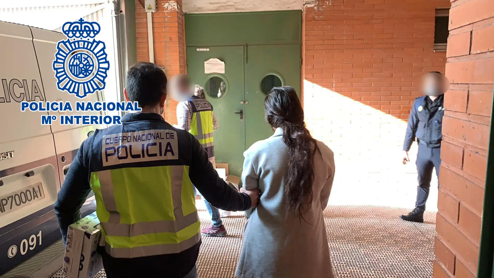 La Policía Nacional detiene in fraganti en Elche a dos mujeres de un clan itinerante especializado en robos en viviendas