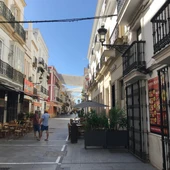 Calle Luna, en El Puerto de Santa María Calle Luna, en El Puerto de Santa María