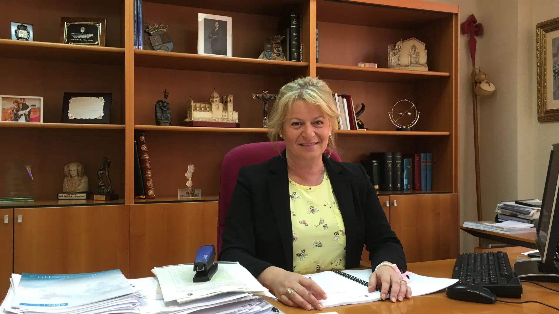 La alcaldesa de Albatera, Ana Serna, ha informado que el Ayuntamiento de Albatera ha conseguido no tener deuda 