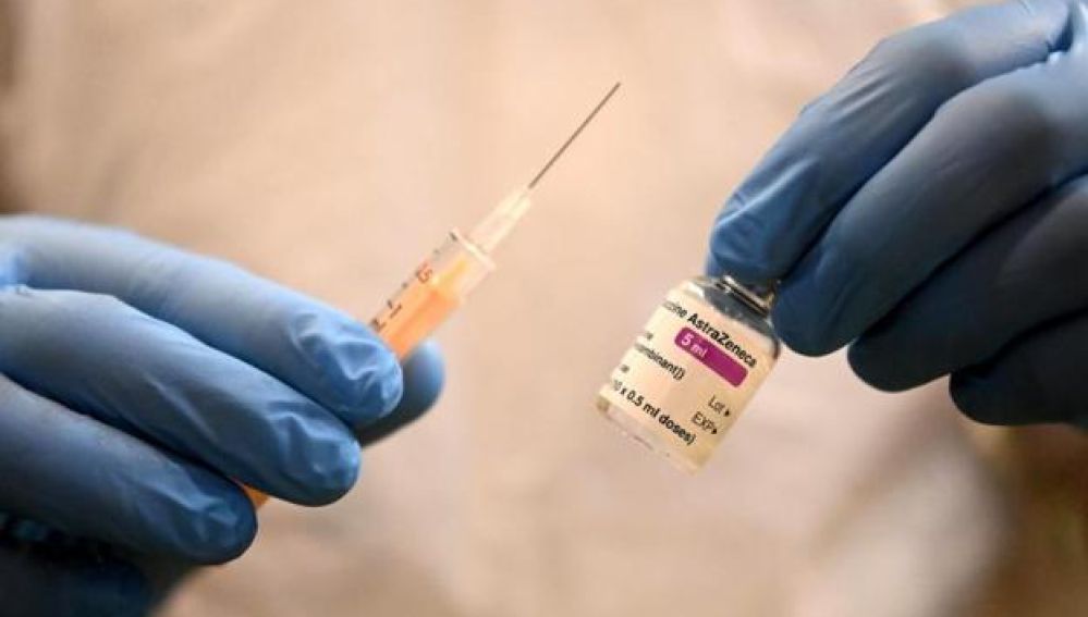 La Comisión de Salud Pública acuerda vacunar con AstraZeneca al grupo de 66 a 69 años La Comisión de Salud Pública acuerda vacunar con AstraZeneca al grupo de 66 a 69 años