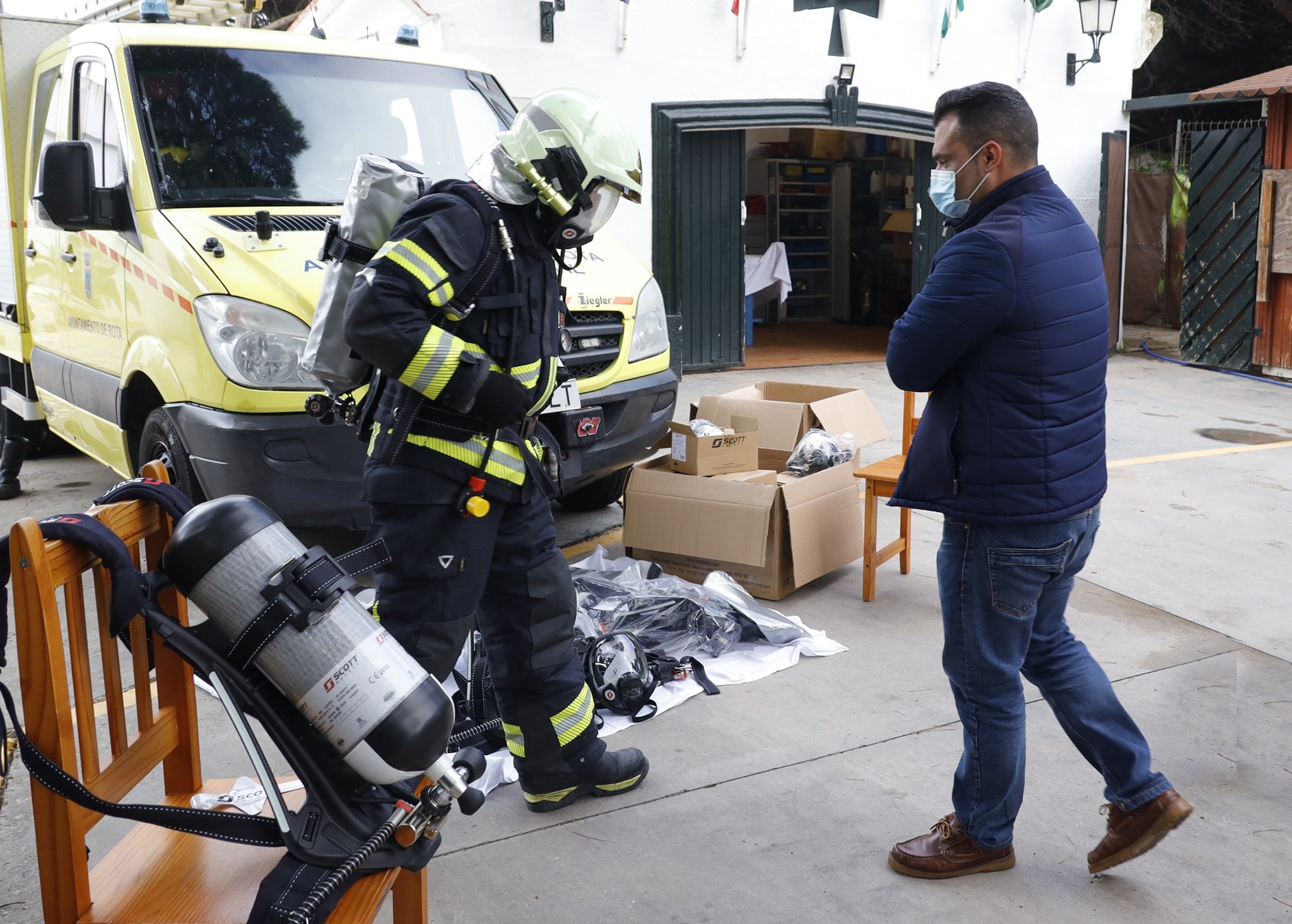El Ayuntamiento compra nuevos equipos de respiración autónoma para Protección Civil El Ayuntamiento compra nuevos equipos de respiración autónoma para Protección Civil