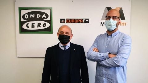 El presidente de la Asociación de Industriales de Mallorca (ASIMA) Francisco Martorell acompaña al periodista de Onda Cero Illes Balears Martí Rodríguez.
