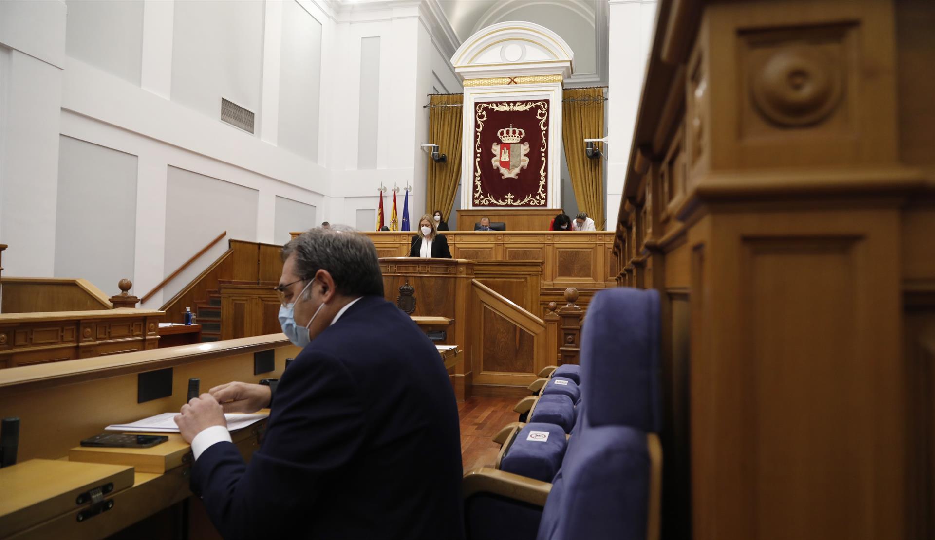 C-LM seguirá perimetrada, retrasa el toque de queda a medianoche y permitirá 6 personas en interior de locales C-LM seguirá perimetrada, retrasa el toque de queda a medianoche y permitirá 6 personas en interior de locales