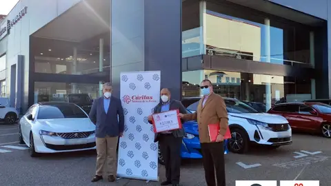 Talauto dona 2.500 euros a Cáritas en Talavera Talauto dona 2.500 euros a Cáritas en Talavera