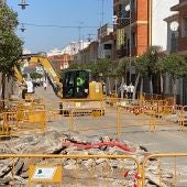 La Calle General Benavent García cortada al tráfico por obras