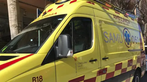 Una ambulancia del 061 en Mallorca. 