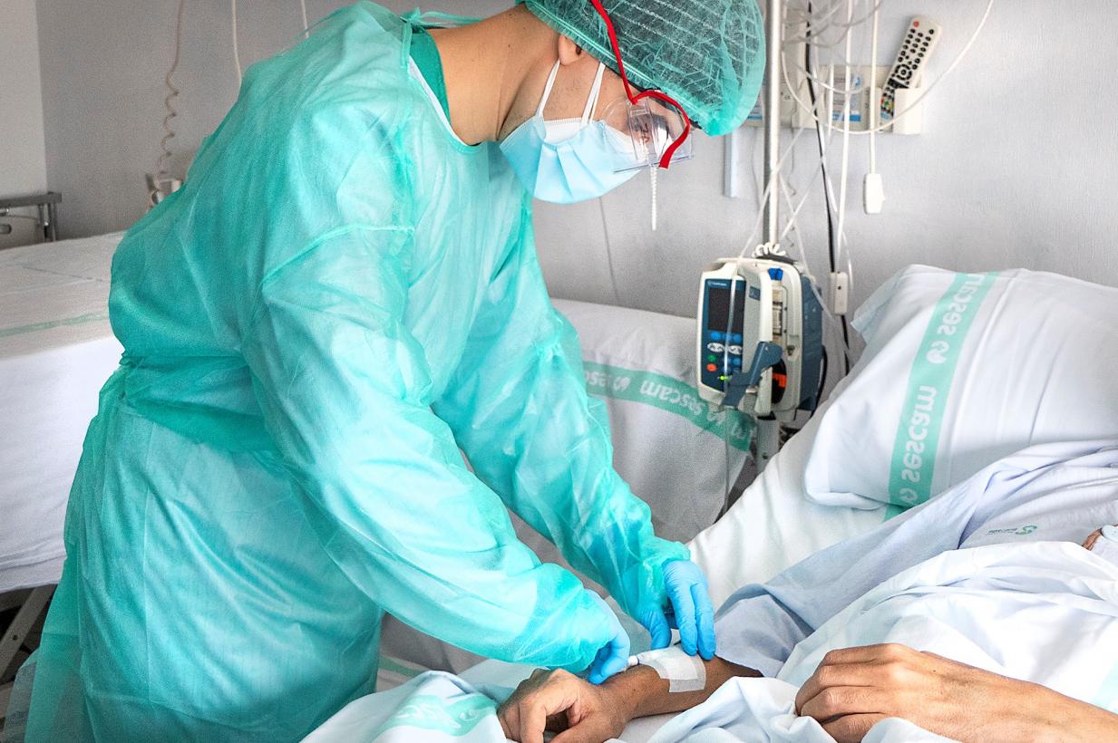 Sanidad notifica 406 nuevos casos y 3 fallecidos en las últimas 24 horas Sanidad notifica 406 nuevos casos y 3 fallecidos en las últimas 24 horas